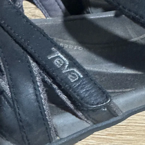 Teva Tirra Black leather Outdoor Hiking strap Sandals women’s size 8 - Picture 9 of 10